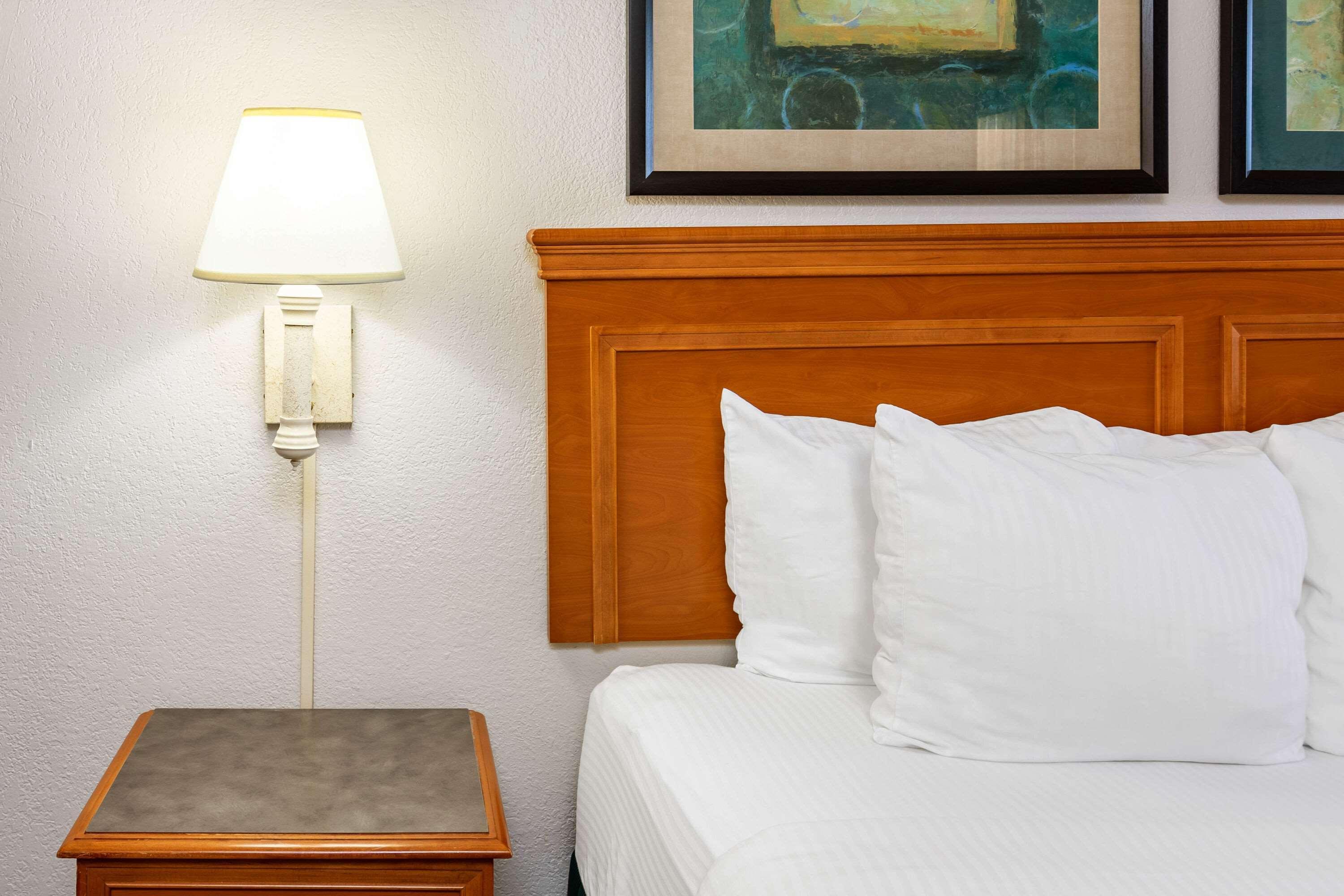 La Quinta Inn By Wyndham El Paso West Exterior photo