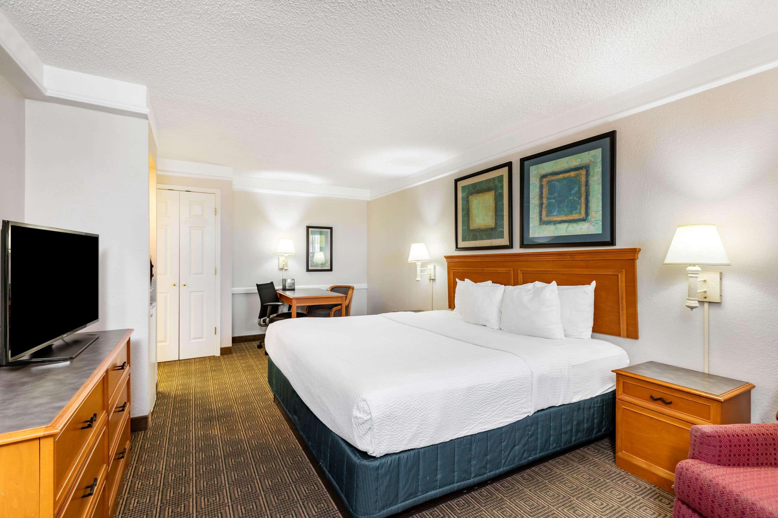 La Quinta Inn By Wyndham El Paso West Room photo