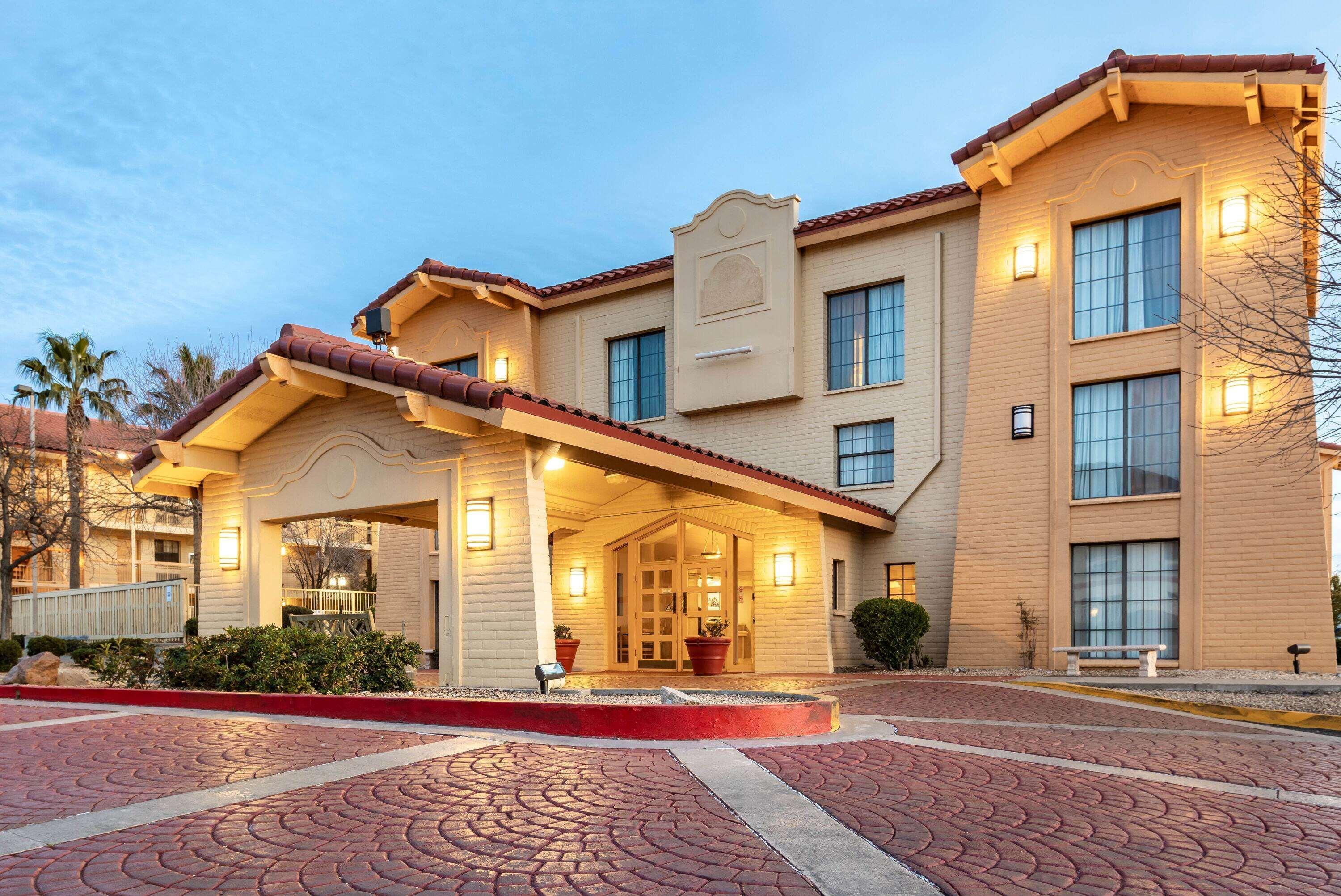 La Quinta Inn By Wyndham El Paso West Exterior photo